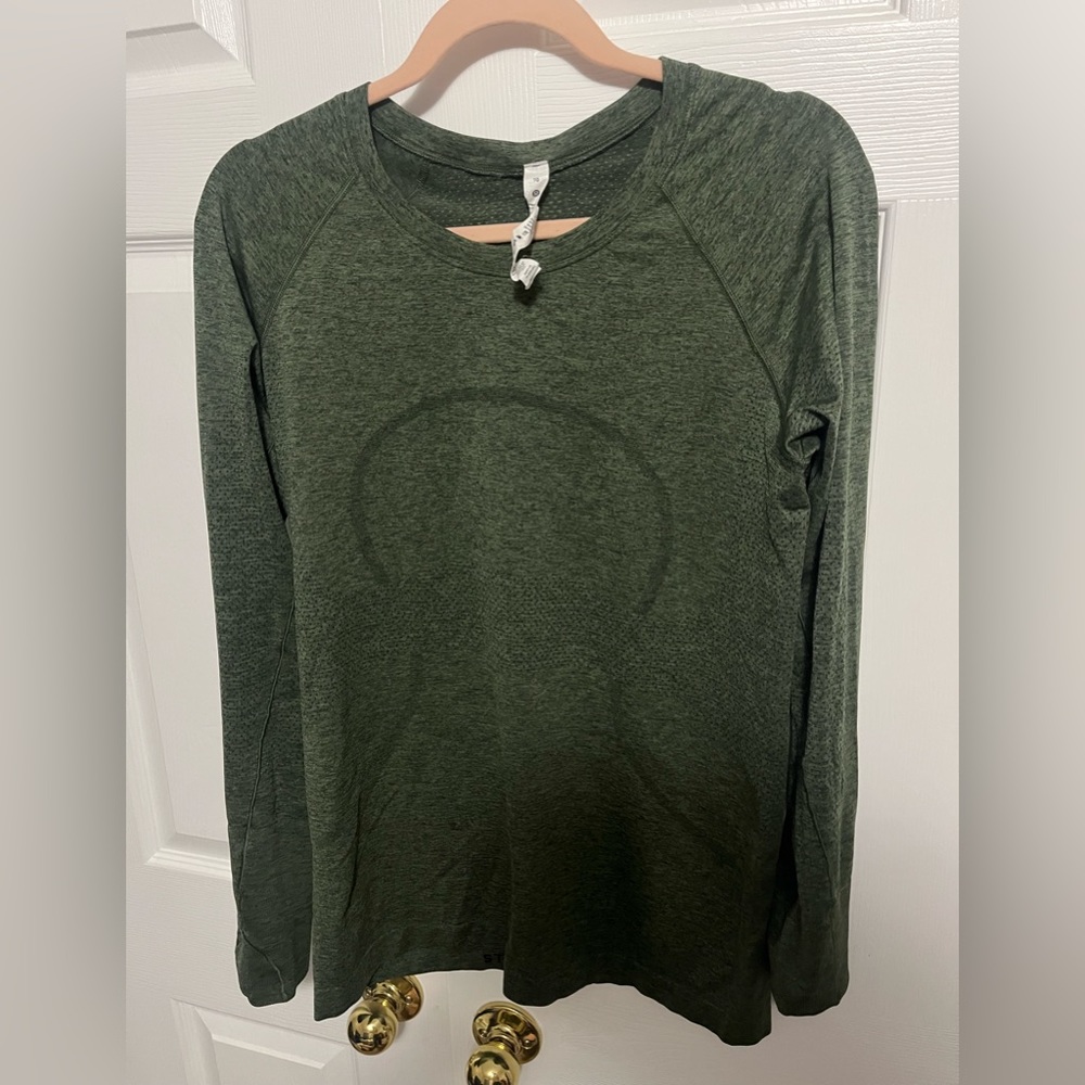 NWOT Lululemon Swiftly Tech Long sleeve in Green. Size 10
